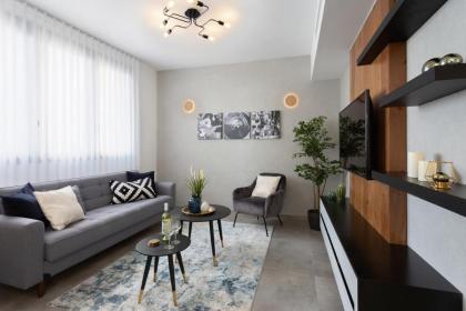 Stylish 2 BR Steps from the Beach by HolyGuest - image 2