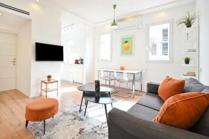 White sens by HolyGuest Tel Aviv 