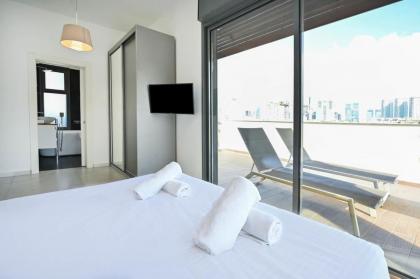 Beautiful 4BR Penthouse in Sheinkin street by HolyGuest - image 11