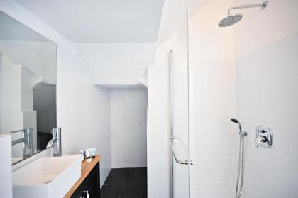 Beautiful 4BR Penthouse in Sheinkin street by HolyGuest - image 17
