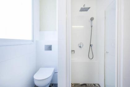 Sunflower 2BR in Dizengoff by HolyGuest - image 11