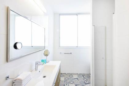 Sunflower 2BR in Dizengoff by HolyGuest - image 9