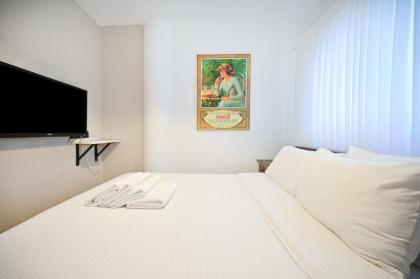 Cool & Fun 2BR in Rotshilde area by HolyGuest - image 8