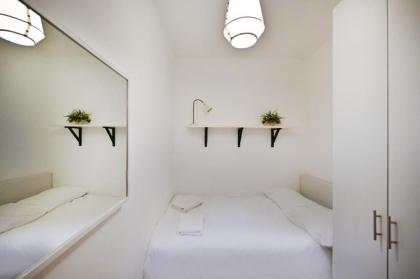 Cool & Fun 2BR in Rotshilde area by HolyGuest - image 9