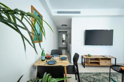 Charming 1BR Apartment with Mamad in Florentin by Sea N' Rent - image 12