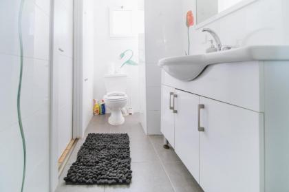 175 Ben Yehuda Apartments - by Comfort Zone TLV - image 7