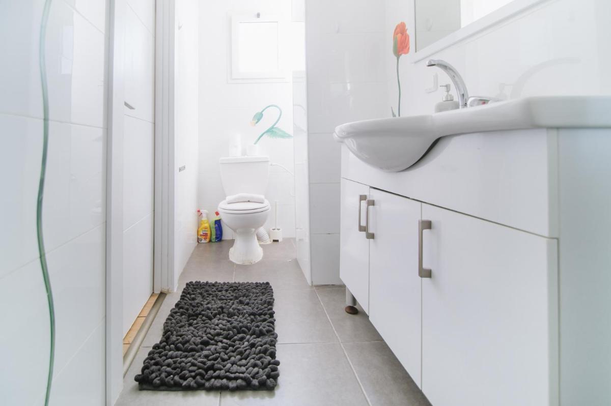 175 Ben Yehuda Apartments - by Comfort Zone TLV - image 7