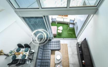 Spacious 3BR Duplex w Balcony in City Center by Sea N' Rent - image 18