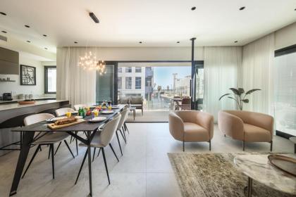 Luxury 3BR Apt w Sea View 5-min From the Beach by Sea N' Rent - image 20
