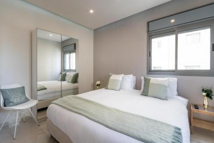 3 Bedroom with parking terrace and close beach - image 17