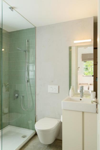 Fantastic apt in TLV center steps from the beach - image 19