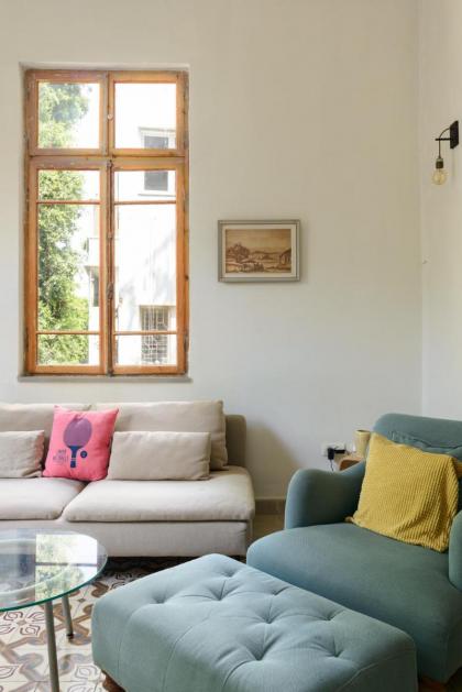 Fantastic apt in TLV center steps from the beach - image 2
