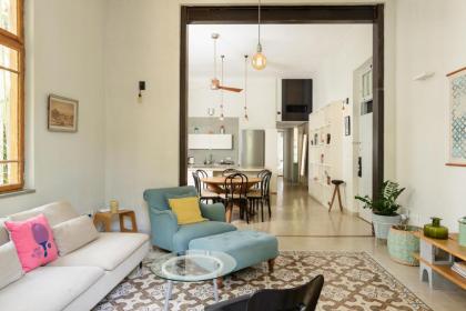 Fantastic apt in TLV center steps from the beach - image 5
