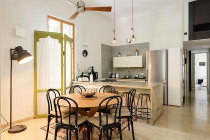 Fantastic apt in TLV center steps from the beach - image 6