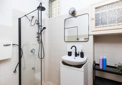 Studio 10 min from the Beach - image 16