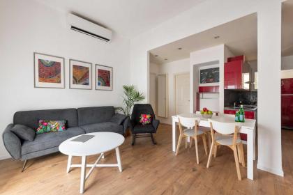 Cozy and Spacious by TLV2RENT - image 12
