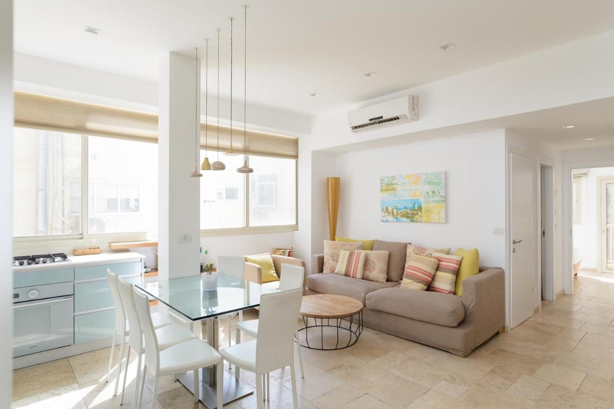 Adorable 2 bedrooms apt w Bomb Shelter next to the beach - main image