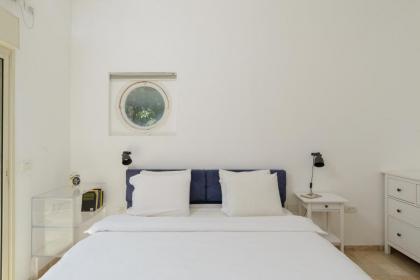 Adorable 2 bedrooms apt w Bomb Shelter next to the beach - image 11