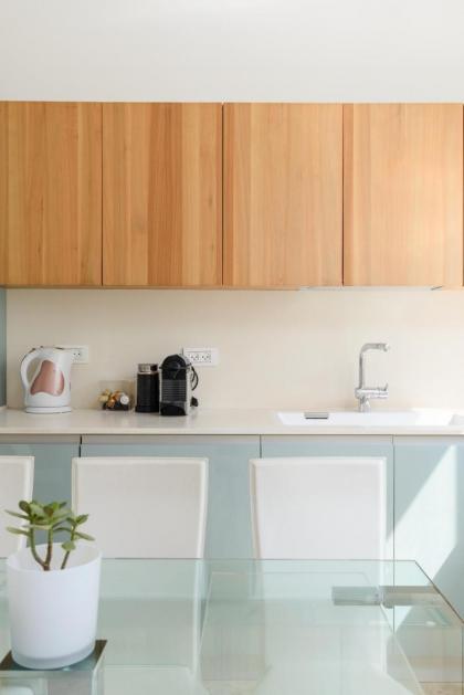 Adorable 2 bedrooms apt w Bomb Shelter next to the beach - image 14
