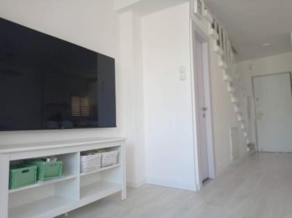 Quiet2 BD Room Duplex with parking near the sea . - image 5