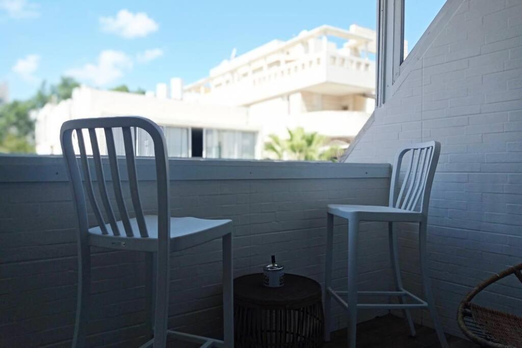Quiet2 BD Room Duplex with parking near the sea . - image 7