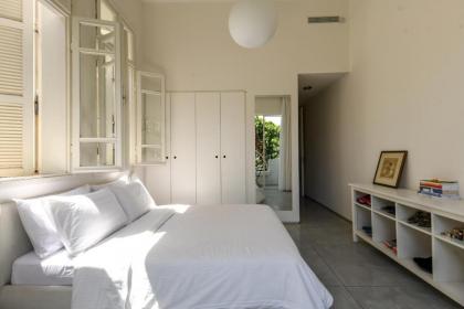 Spacious 3BR Apt with 2 Balconies 8-min from Beach by Sea N' Rent - image 11
