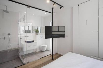 Gorgeous 2BR in Nordau by Holiday-rentals - image 10