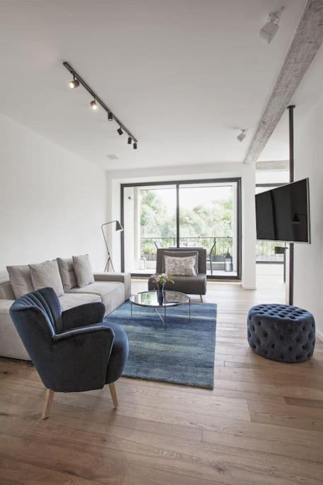 Gorgeous 2BR in Nordau by Holiday-rentals - image 2