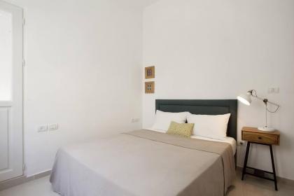 Modern 2BR In Pinsker by Holiday-rentals - image 10