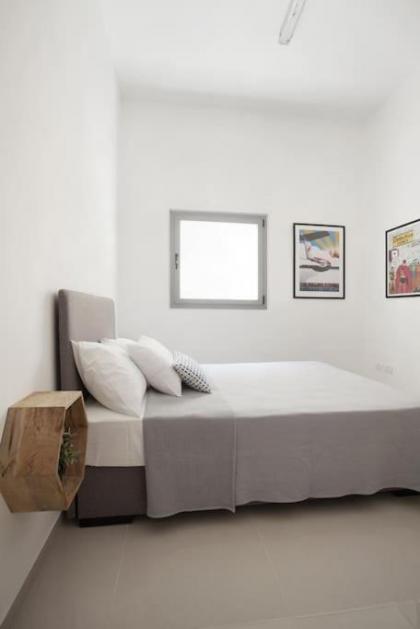 Modern 2BR In Pinsker by Holiday-rentals - image 9
