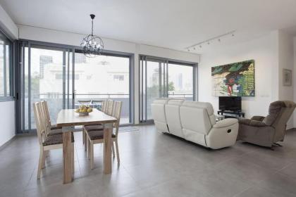 Beautifull 2BR In Pinsker by Holiday-rentals