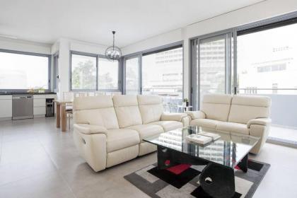 Beautifull 2BR In Pinsker by Holiday-rentals - image 3