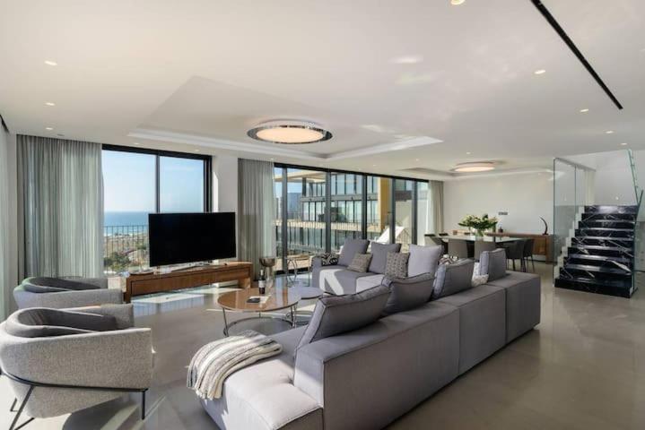 American Colony - 300 sqm Sea View by HolyGuest - image 2