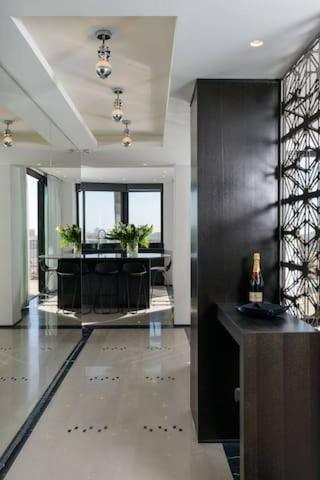 American Colony - 300 sqm Sea View by HolyGuest - image 5