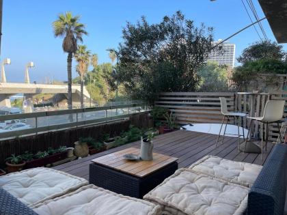 Green Gordon Beach Apartment - image 19