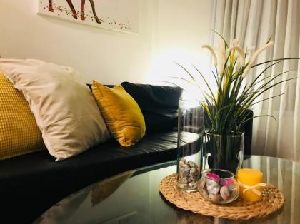 Yellow Gordon Beach Apartment - image 17