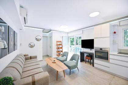 Urban Oasis 2BR in Dizengoff by HolyGuest