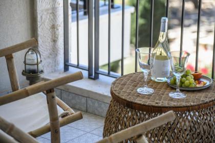 Serene Studio Apt w Balcony Overlooking the Sea by Sea N' Rent - image 14