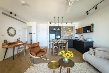 Serene Studio Apt w Balcony Overlooking the Sea by Sea N' Rent - image 16