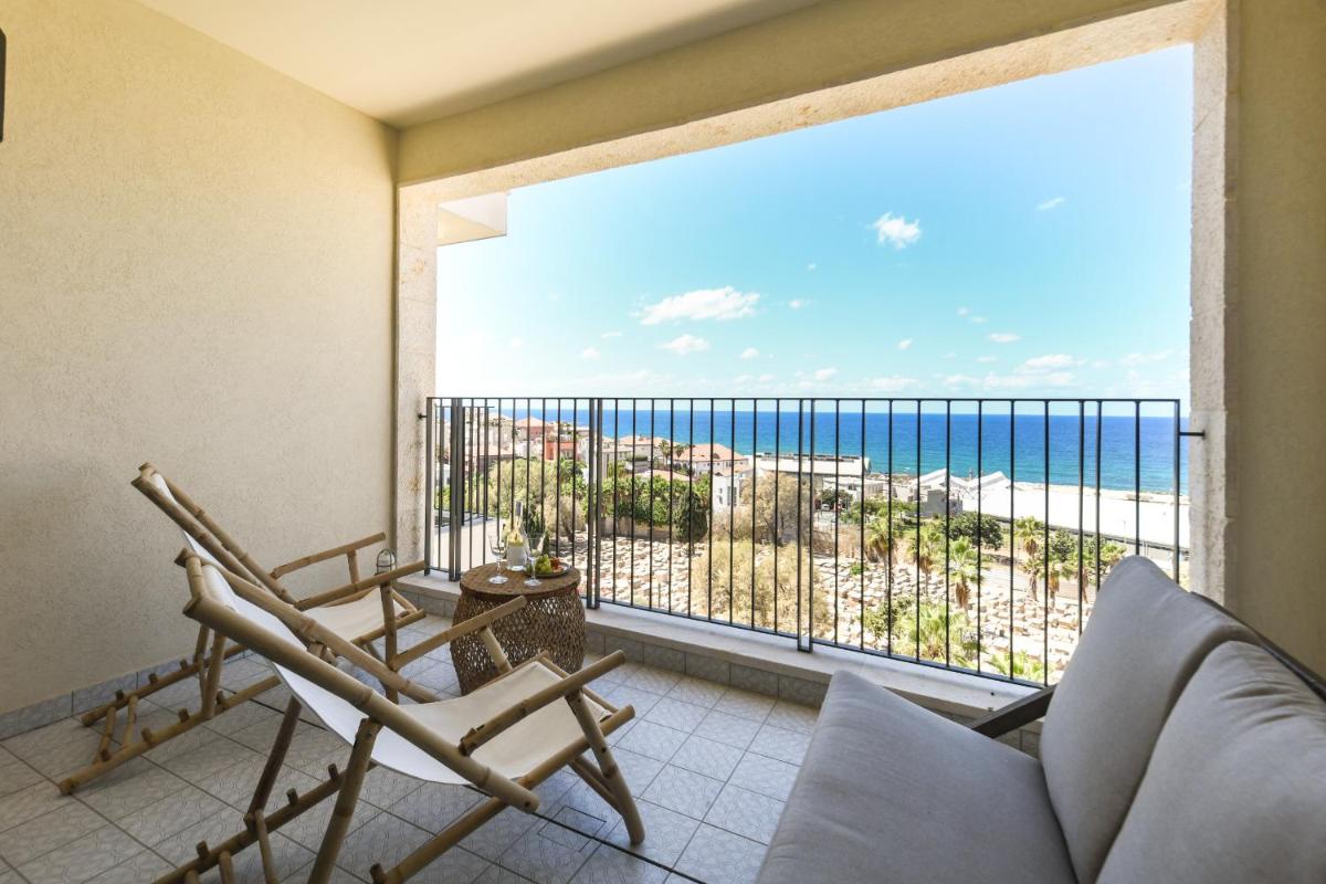 Serene Studio Apt w Balcony Overlooking the Sea by Sea N' Rent - image 6