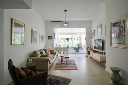 Charming 2-Bedroom Apartment in Basel Square by HolyGuest
