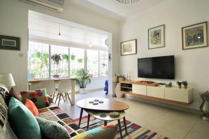 Charming 2-Bedroom Apartment in Basel Square by HolyGuest - image 5
