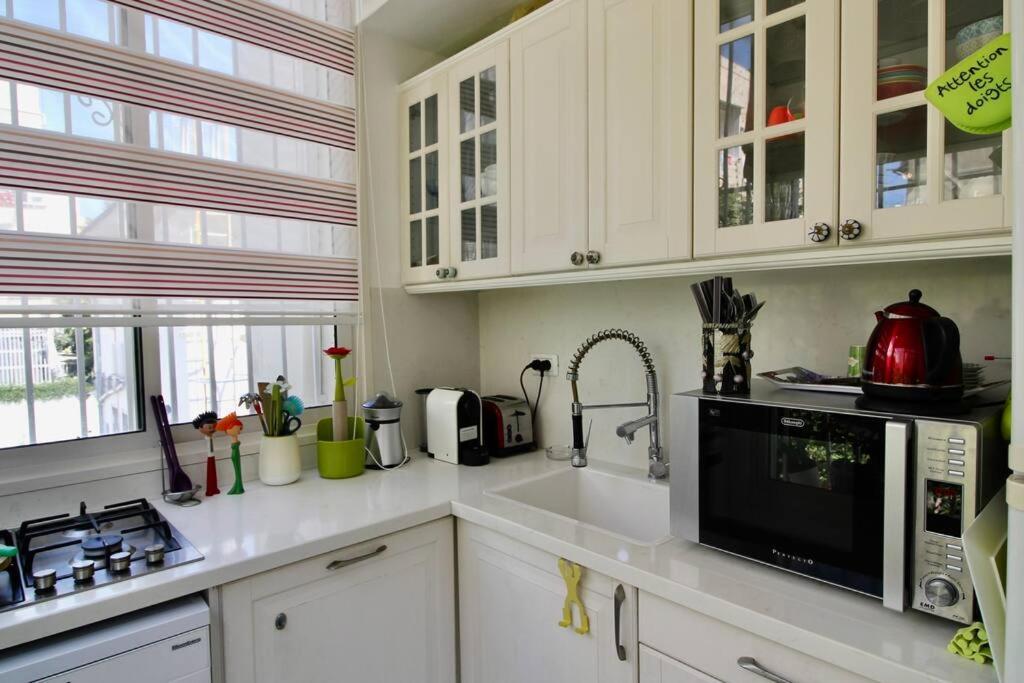 Charming 2-Bedroom Apartment in Basel Square by HolyGuest - image 6
