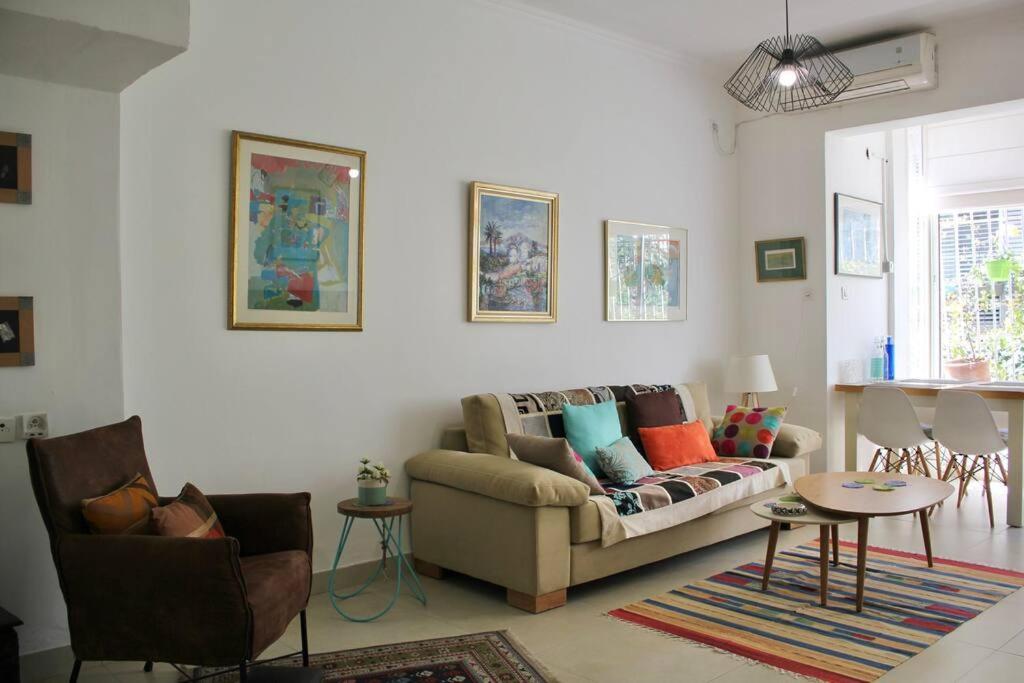 Charming 2-Bedroom Apartment in Basel Square by HolyGuest - image 7