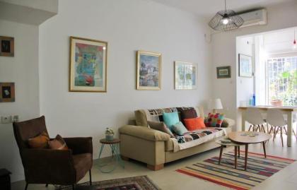 Charming 2-Bedroom Apartment in Basel Square by HolyGuest - image 8