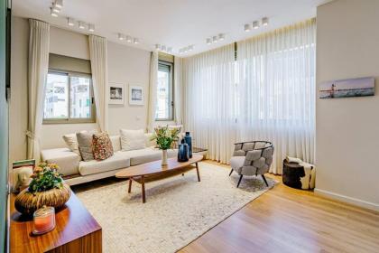 Unique 2BR in Yohanan Hasandler by Holiday-Rentals