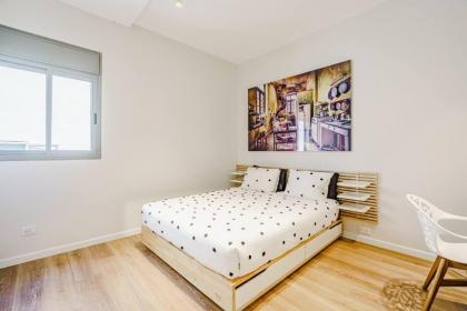 Unique 2BR in Yohanan Hasandler by Holiday-Rentals - image 7