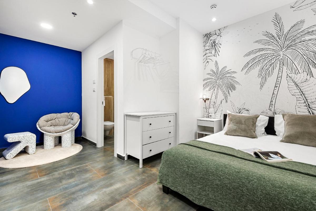 Fresh new place central w Bomb Shelter right next to the beach M3 - main image