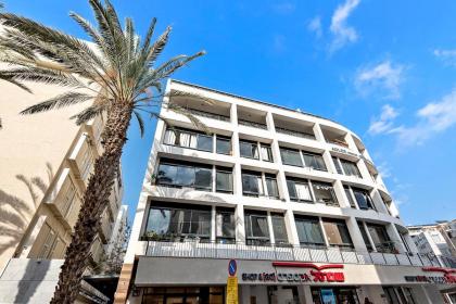 Fresh new place central w Bomb Shelter right next to the beach M3 - image 19