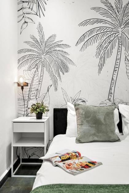 Fresh new place central w Bomb Shelter right next to the beach M3 - image 8